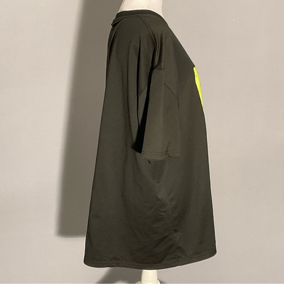 Black and Green XXL Scaredy Cat Graphic T-Shirt - Picture 8 of 11